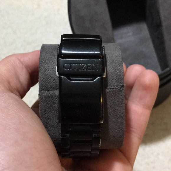 Watch - Picture 3 of 3